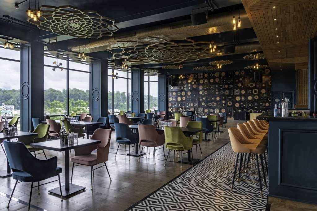 Clarion Hotel Epicure Dehradun Restaurant photo